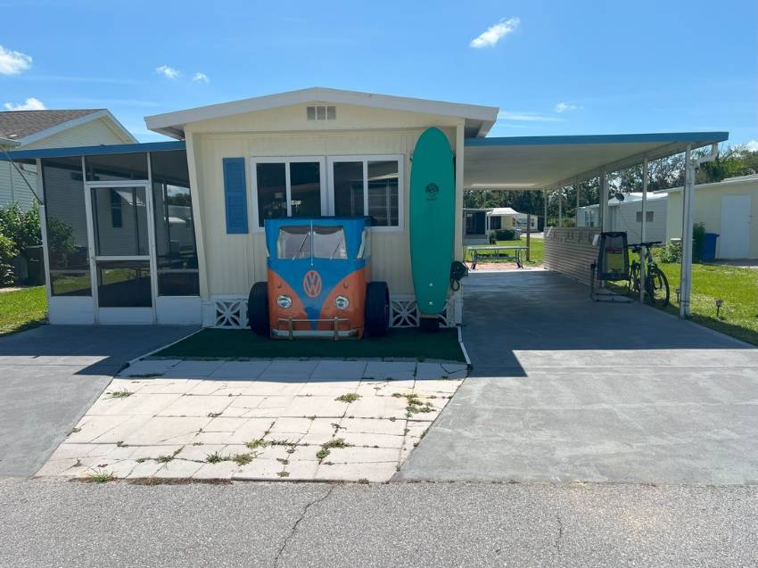 Sarasota, FL Mobile Home for Sale located at 4114 Rhine St. The Winds Of St. Armand's North